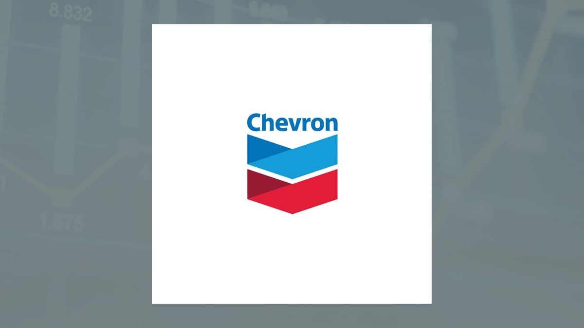 Insider Selling: Chevron (NYSE:CVX) CEO Sells $1,037,289.00 in Stock