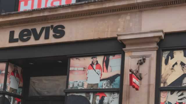 Insights Into Levi Strauss (LEVI) Q1: Wall Street Projections for Key Metrics