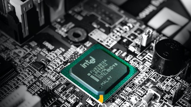 Intel announces new AI chips to rival Nvidia