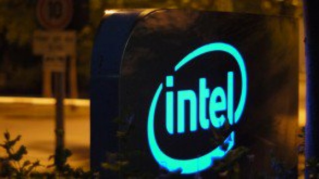 Intel Stock Lower Despite New AI Update, Lower Prices