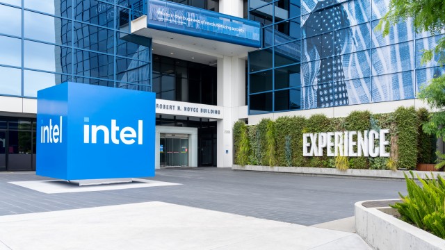 Intel Stock: Why I'm Turning Bullish Now (Ratings Upgrade)