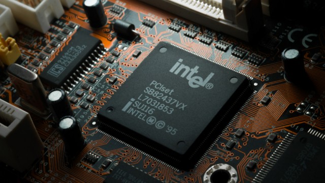 Intel taps Apollo to expand semiconductor manufacturing plant in Ireland