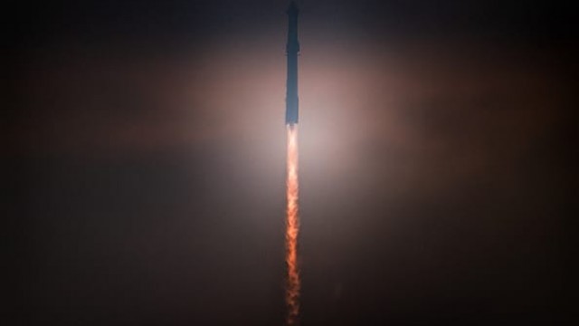 Investing in Space: Boeing and SpaceX had a major week that put their differences on display