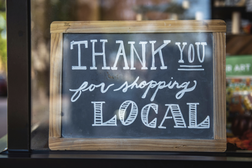 Investor Optimism Improves, Dow Settles Above 40,000