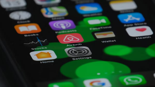Investors Heavily Search Airbnb, Inc. (ABNB): Here is What You Need to Know