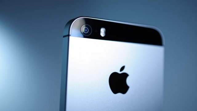 iPhone Shipments in China Soar: Are Apple Shares a Buy?