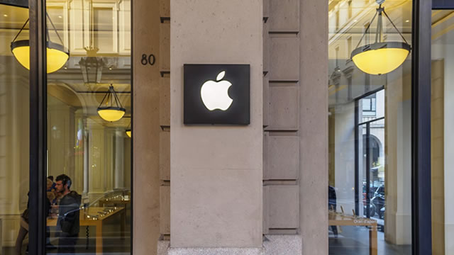 iPhone Tariff Threat Weighs on Apple