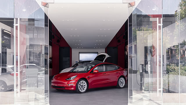Is 2025 a "Throwaway Year" for Tesla?
