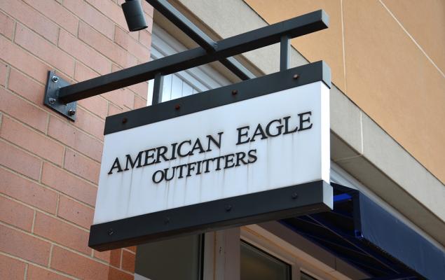 Is AEO Stock Worth Buying or Holding After Mixed FY26 Signs?