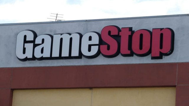 Is GameStop the next Berkshire Hathaway? Here are 3 ways the company could spend its $4 billion cash pile.