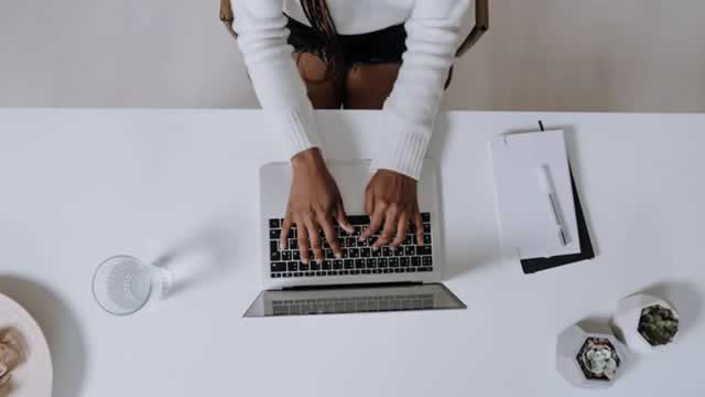 Is It Worth Investing in Silicon Motion (SIMO) Based on Wall Street's Bullish Views?