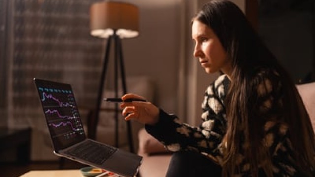 Is Moderna Stock a Buy Now That It's a 2-Product Company?