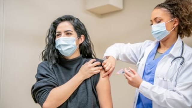 Is Novavax Stock A Buy On A Vaccines Rally Following Bullish Moderna News?