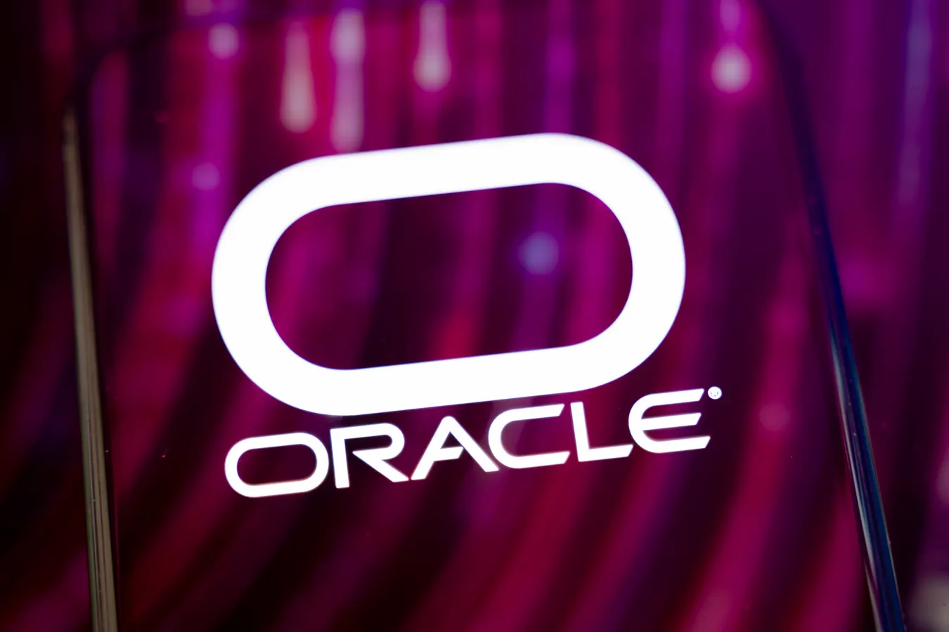 Is ORCL Stock A Better Pick vs. Peers?