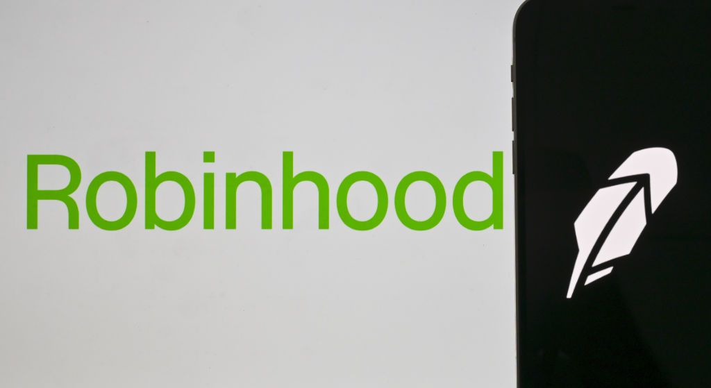 Is Robinhood a Buy After Hedge Fund TB Alternative Assets Began a Big Stake in the Stock?