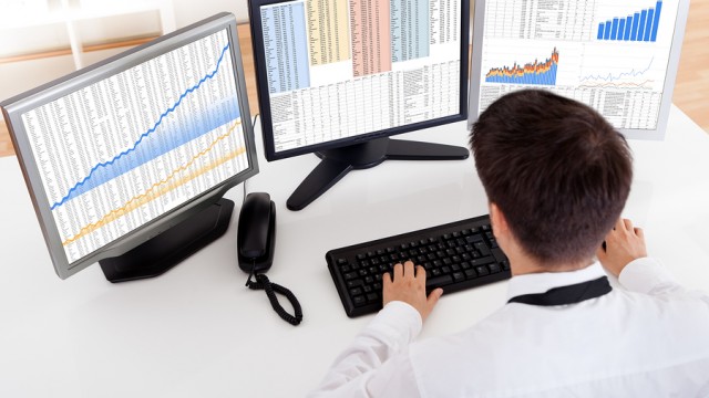 Is Trending Stock Medical Properties Trust, Inc. (MPW) a Buy Now?