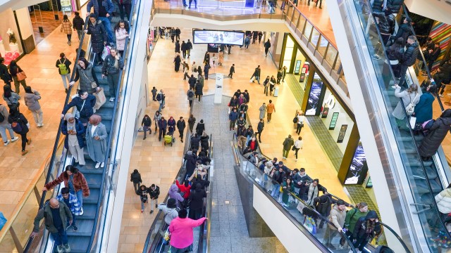 It was a strong week for retail earnings. That doesn't spell a consumer comeback