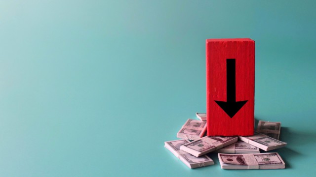 IWM: Small Caps Look Unattractive With Deteriorating Earnings Outlook