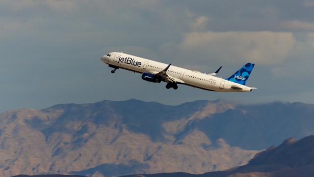 JetBlue forecasts improved second-quarter revenue on healthy travel demand
