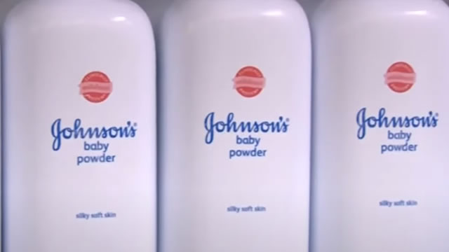 Foto von J&J begins crucial battle over $10 billion baby powder settlement