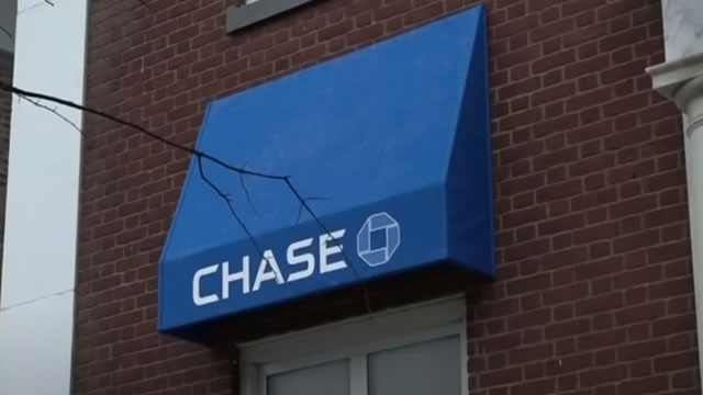 JPMorgan Has Consistently Beaten Its Own 17% Return Target Under Jamie Dimon. Is the Stock Still a Buy?