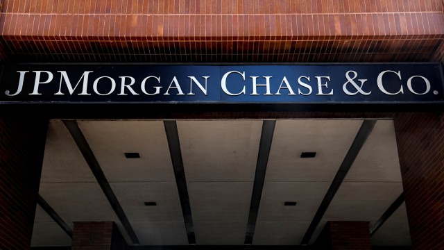 JPMorgan poised to pay $100 million over CFTC trade reporting violations, source says