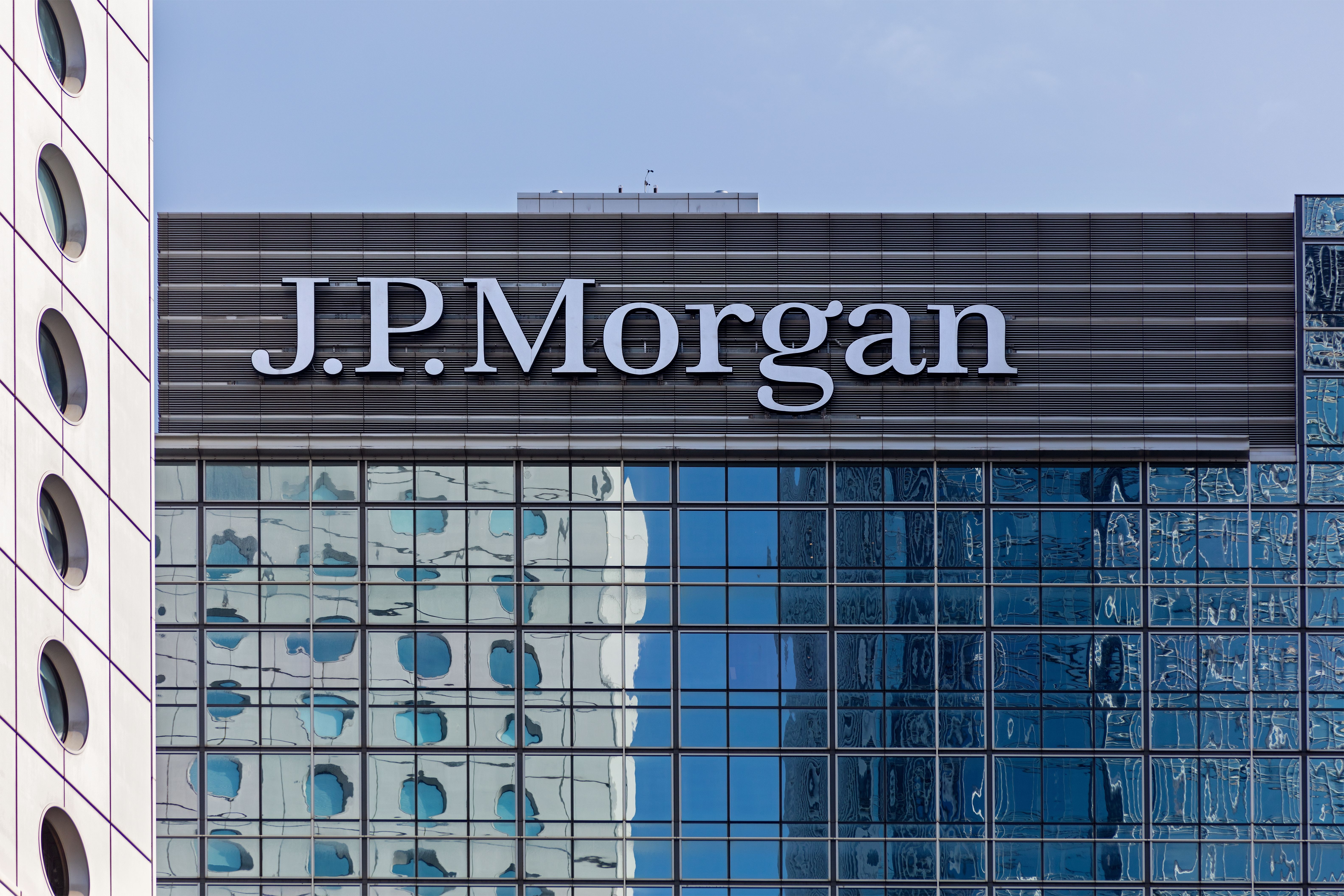 JPMorgan Says Bitcoin Looks Attractive as Deutsche Bank Sees Market Reset