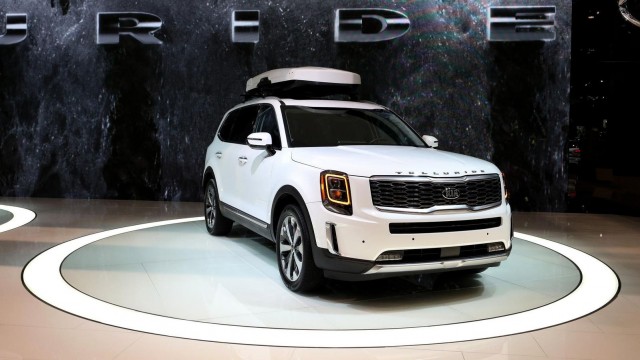 Kia Recalls Over 462,000 SUVs For Faulty Seat Motors That May Catch Fire