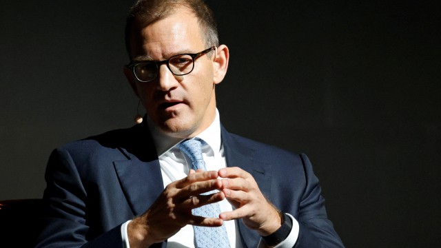 Kretinsky poised to make firm offer for Royal Mail owner, source says