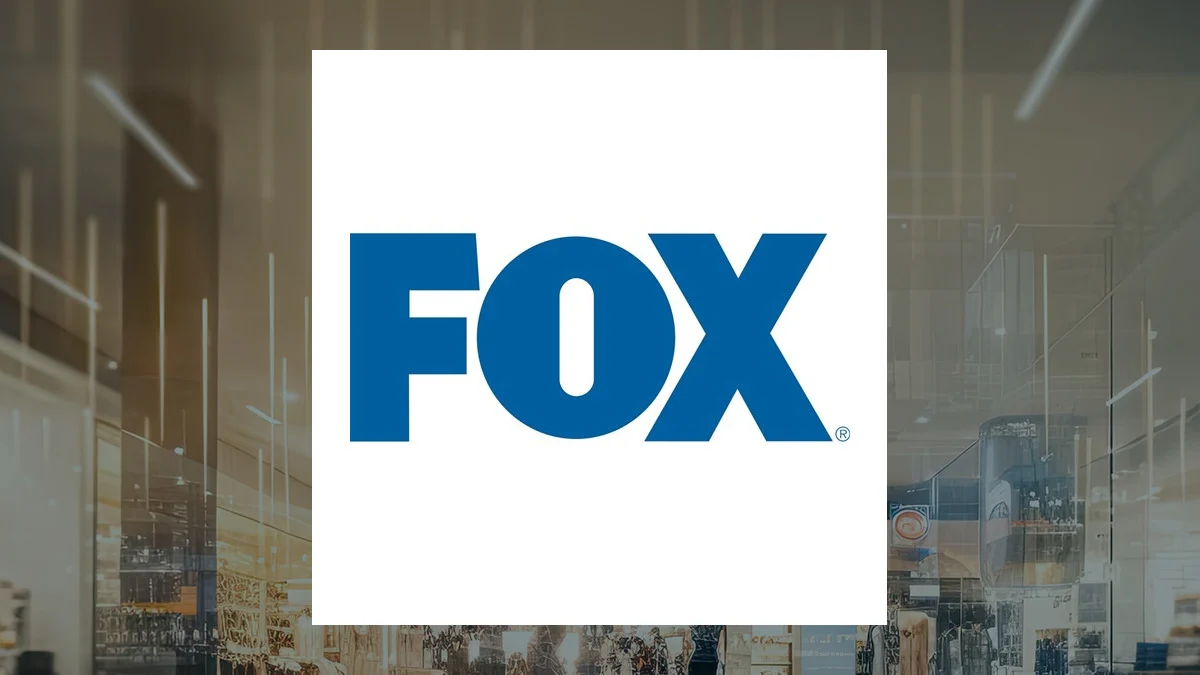 Lachlan Murdoch Acquires 149,934 Shares of FOX (NASDAQ:FOXA) Stock