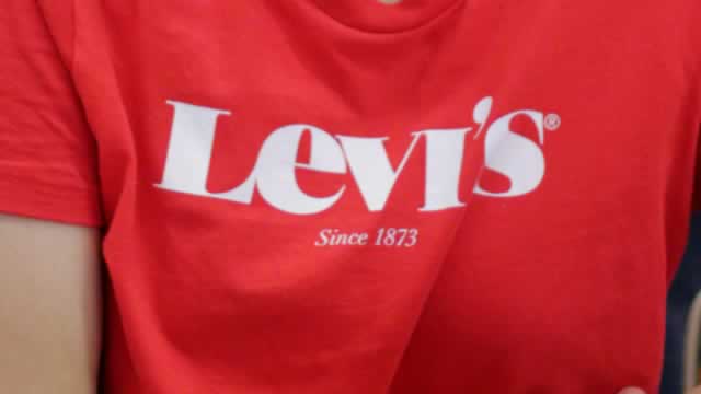 Foto von Levi Strauss (LEVI) Stock Dips While Market Gains: Key Facts