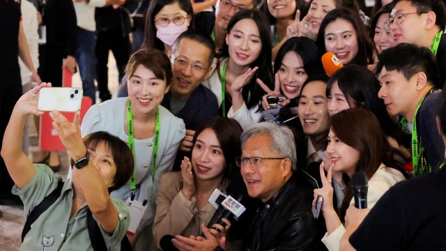 Like a pop star, Nvidia's CEO Huang stirs up 'Jensanity' in Taiwan