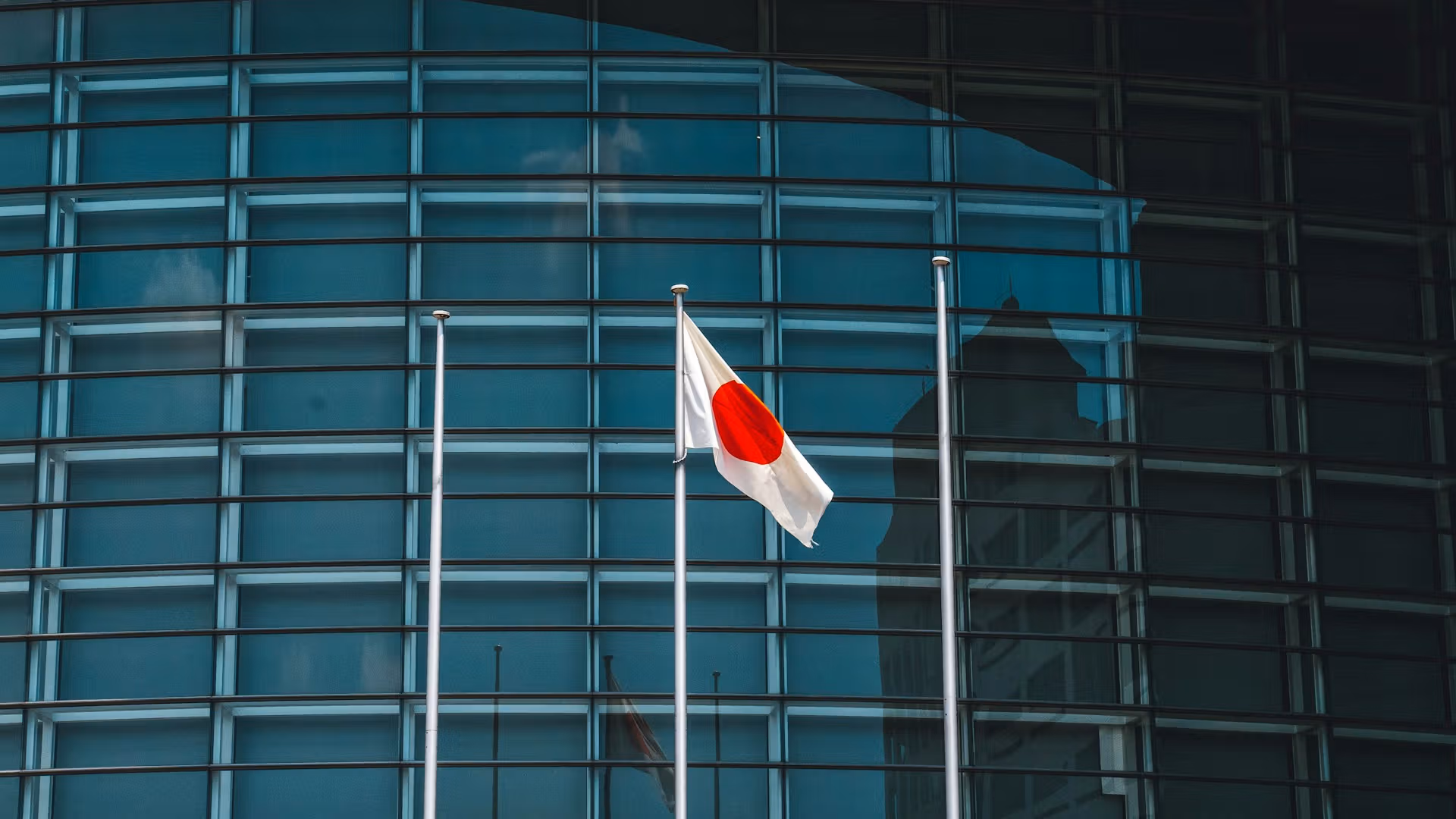 Live updates: Yen rally and rising bond yields pressure bitcoin and risk assets