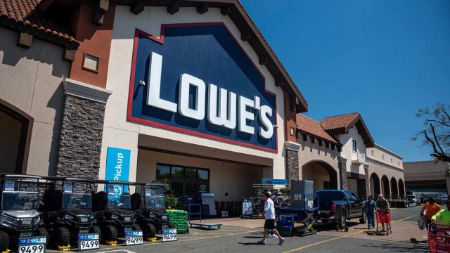 Lowe's Stock Rises as Earnings Top Estimates Despite Pullback on Big-Ticket Spending