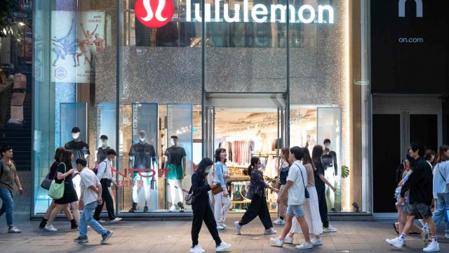 Lululemon Stock Sinks As Chief Product Officer Resigns