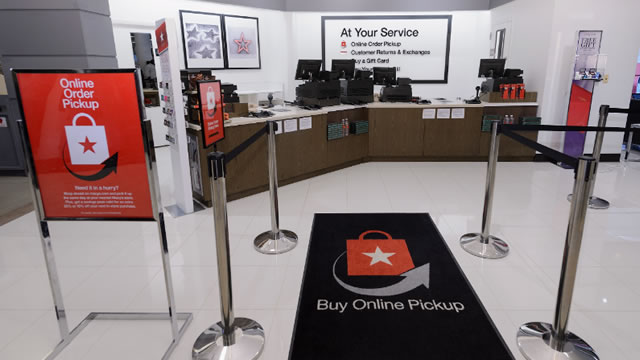 Macy's (M) Plunges Off Delayed Earnings, Homebuilder Downgrades