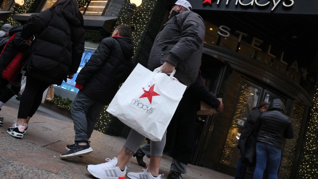 Macy's posts bigger-than-expected quarterly sales drop on sluggish demand