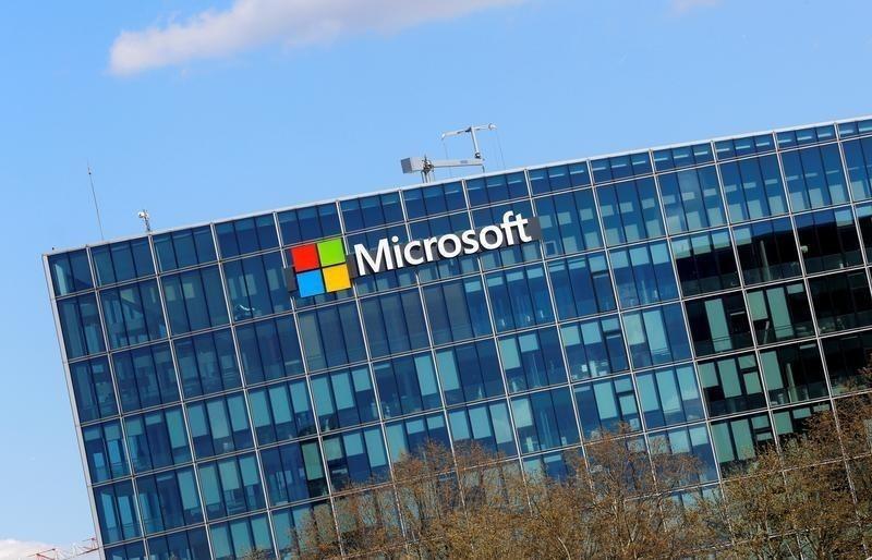 Mag 7 Tech Giants Accelerate AI Spending as Bitcoin Miners Shift Strategy