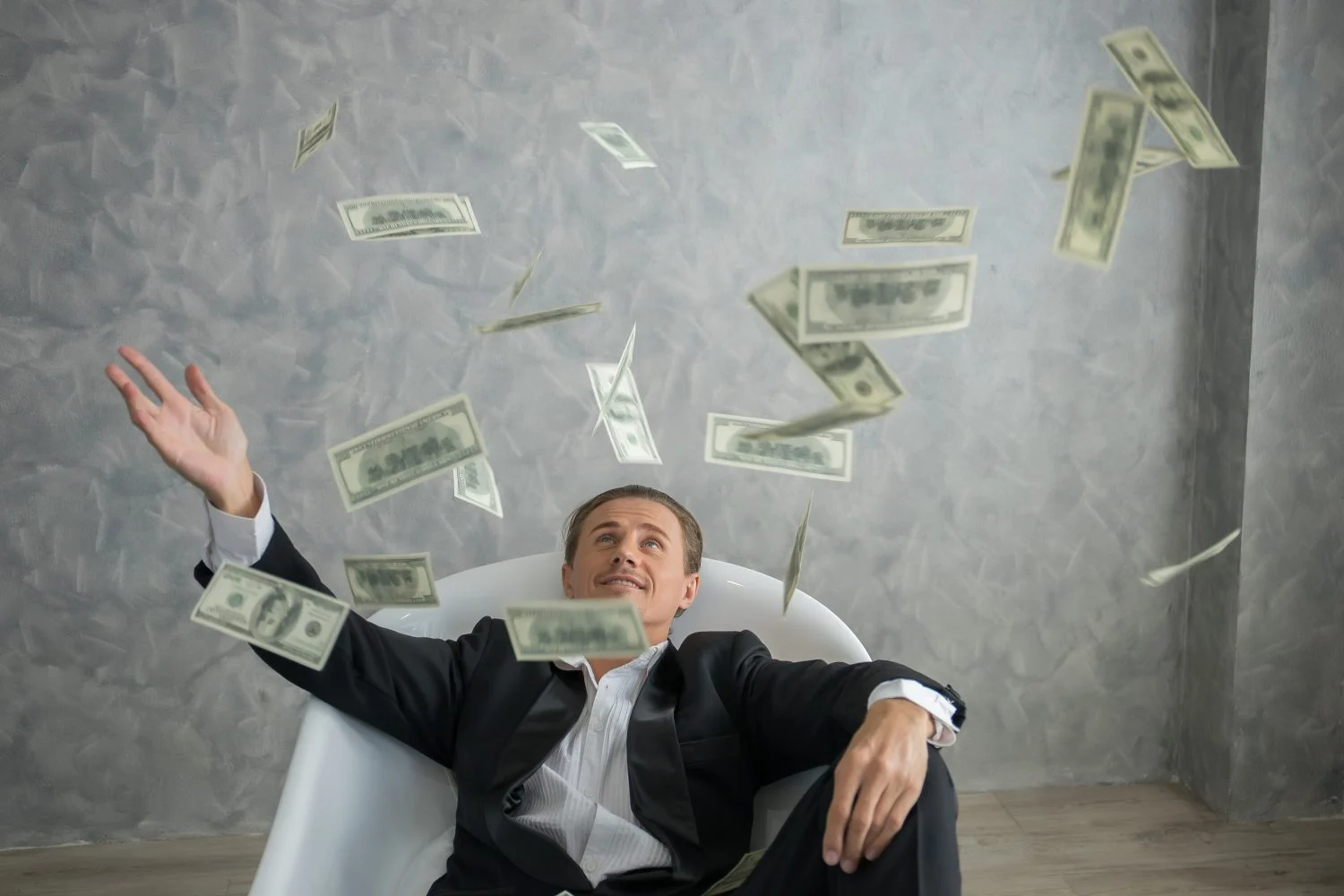 Making $100K a Year? Here’s the One Fund That Compounds Without the Research