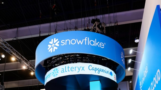 Foto von Mandiant says hackers stole a ‘significant volume of data' from Snowflake customers