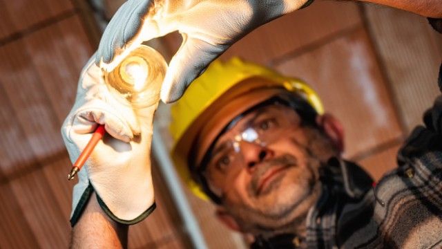 Markets Mixed on Manufacturing & Construction Data