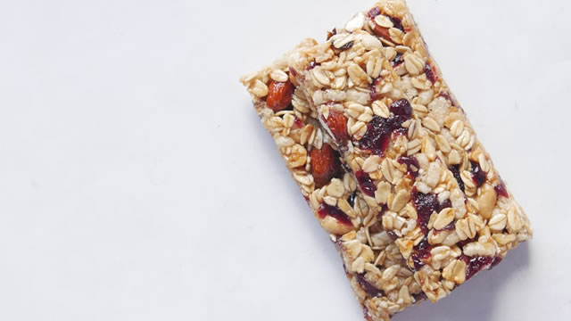 Mars-Kellanova Deal Boosts Grocery Aisle Stocks