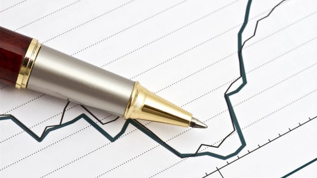 Medtronic Dips: Is Now the Time to Buy?