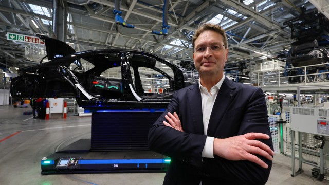 Mercedes chief expects EU decision on Chinese EVs tariffs soon