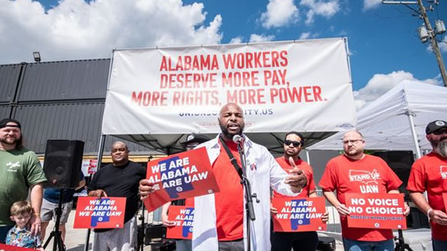 Mercedes Workers at Alabama Plant Reject Unionization in Setback for UAW