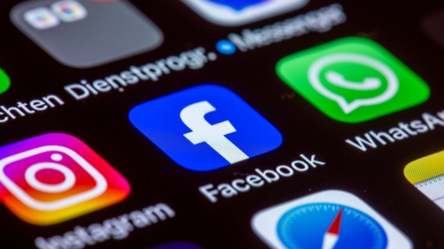 Meta's plan to train its AI on all your old Facebook data is raising eyebrows among privacy advocates