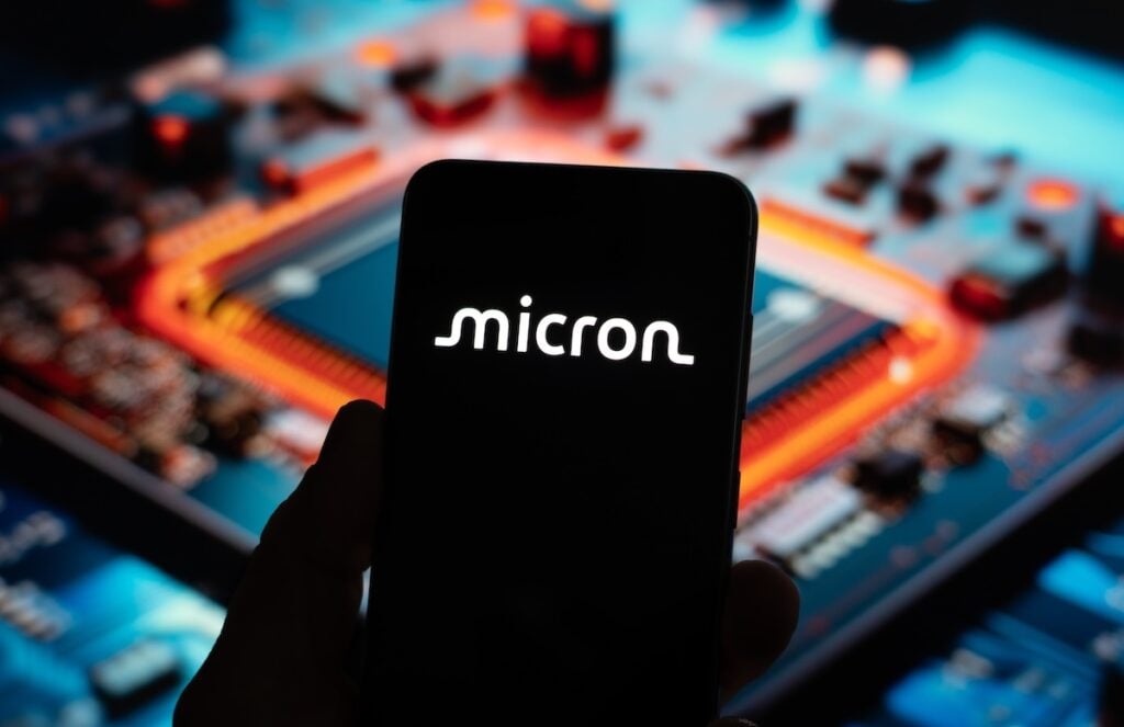 Micron Stock Is 'Too Cheap,' Says Ross Gerber, While Jim Cramer Calls Trillion-Dollar Club Move A 'New Era'