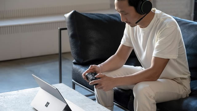 Foto von Microsoft introduces Surface PCs that run AI models and cost less than earlier versions