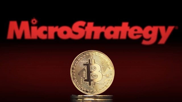 MicroStrategy bets big with a new $700M debt offering to fuel Bitcoin purchases