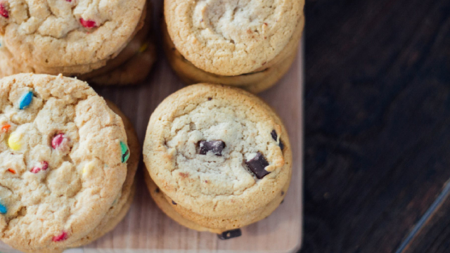 Mondelez International beats quarterly revenue estimates on steady demand